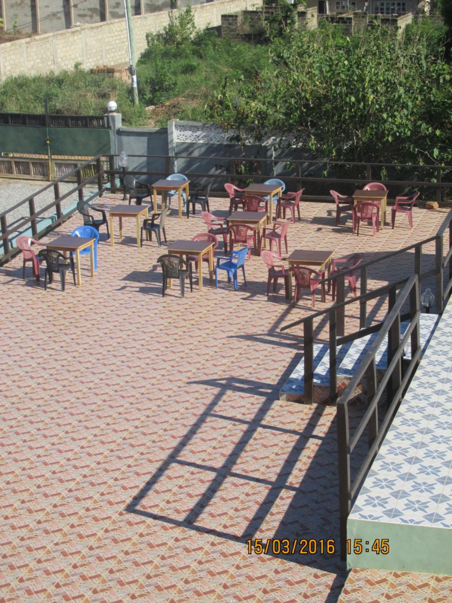 Jamaica Inn Guest House Botianaw Luaran gambar