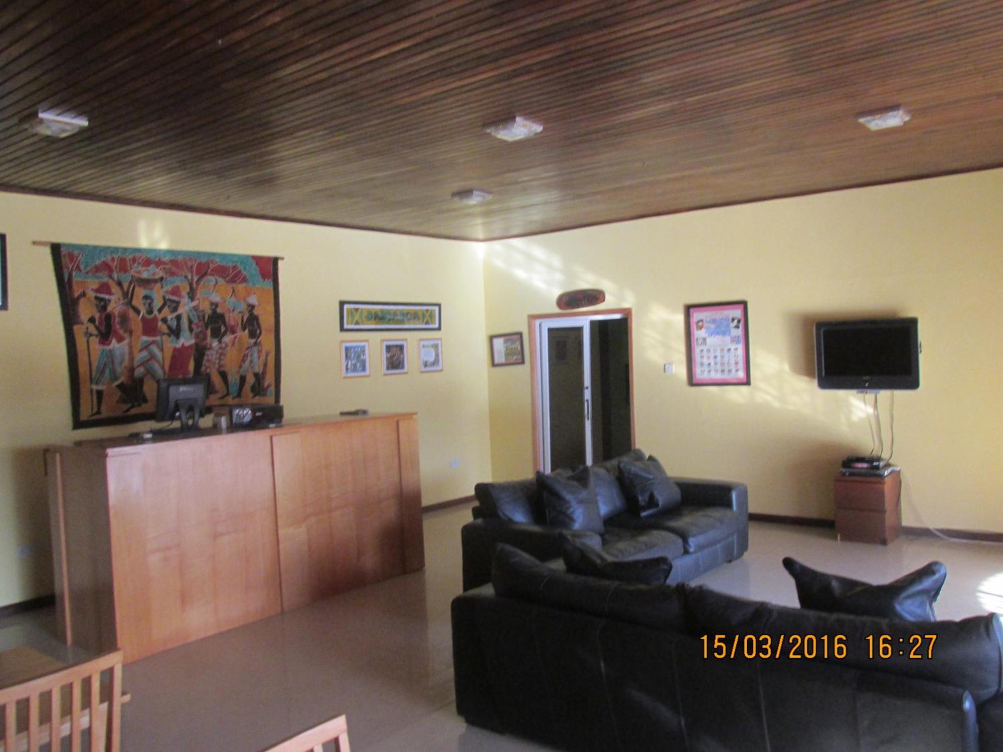 Jamaica Inn Guest House Botianaw Luaran gambar