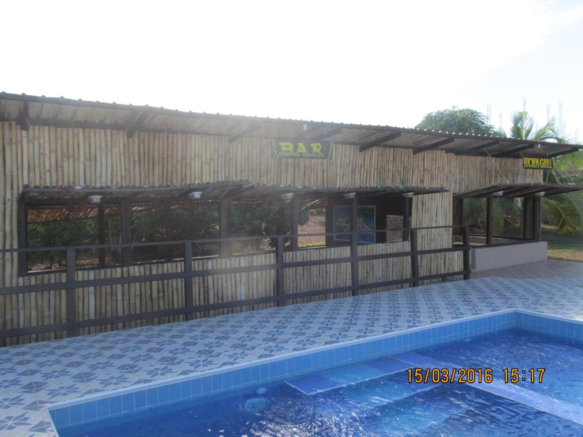 Jamaica Inn Guest House Botianaw Luaran gambar