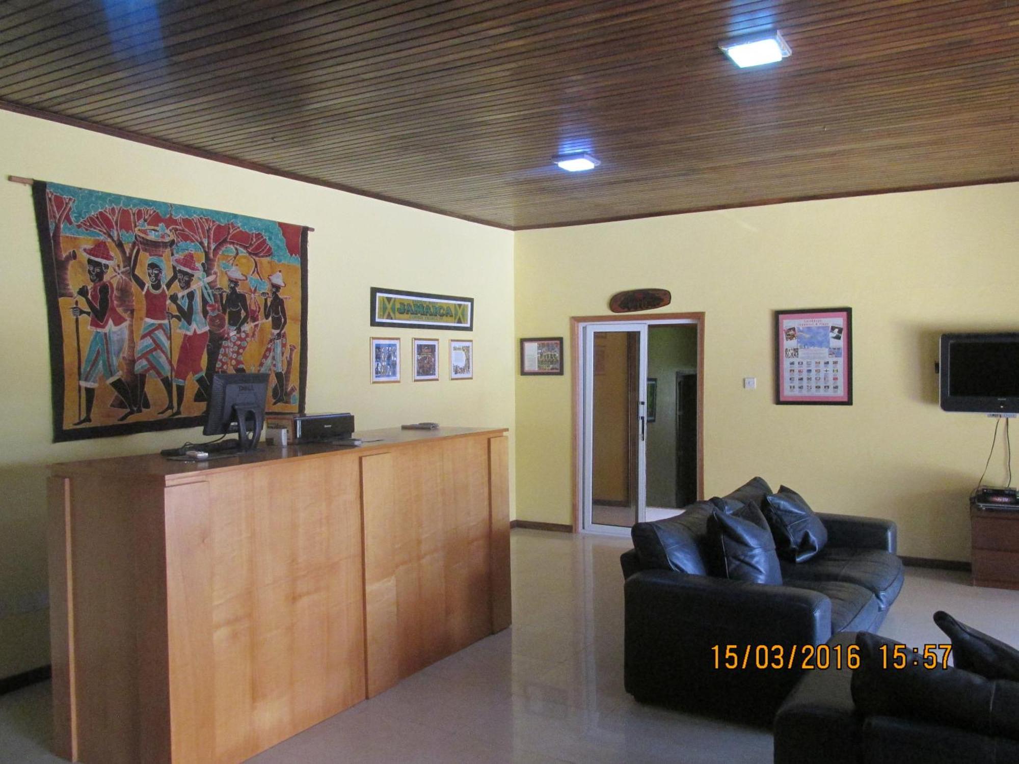 Jamaica Inn Guest House Botianaw Luaran gambar