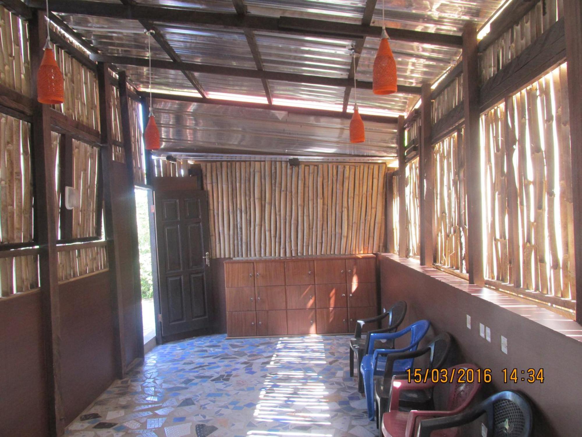 Jamaica Inn Guest House Botianaw Luaran gambar