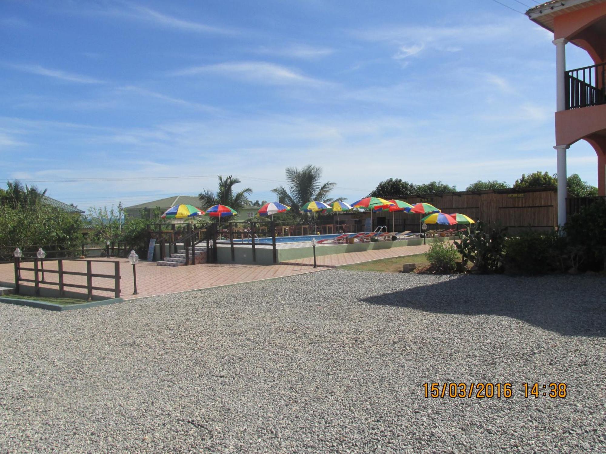 Jamaica Inn Guest House Botianaw Luaran gambar