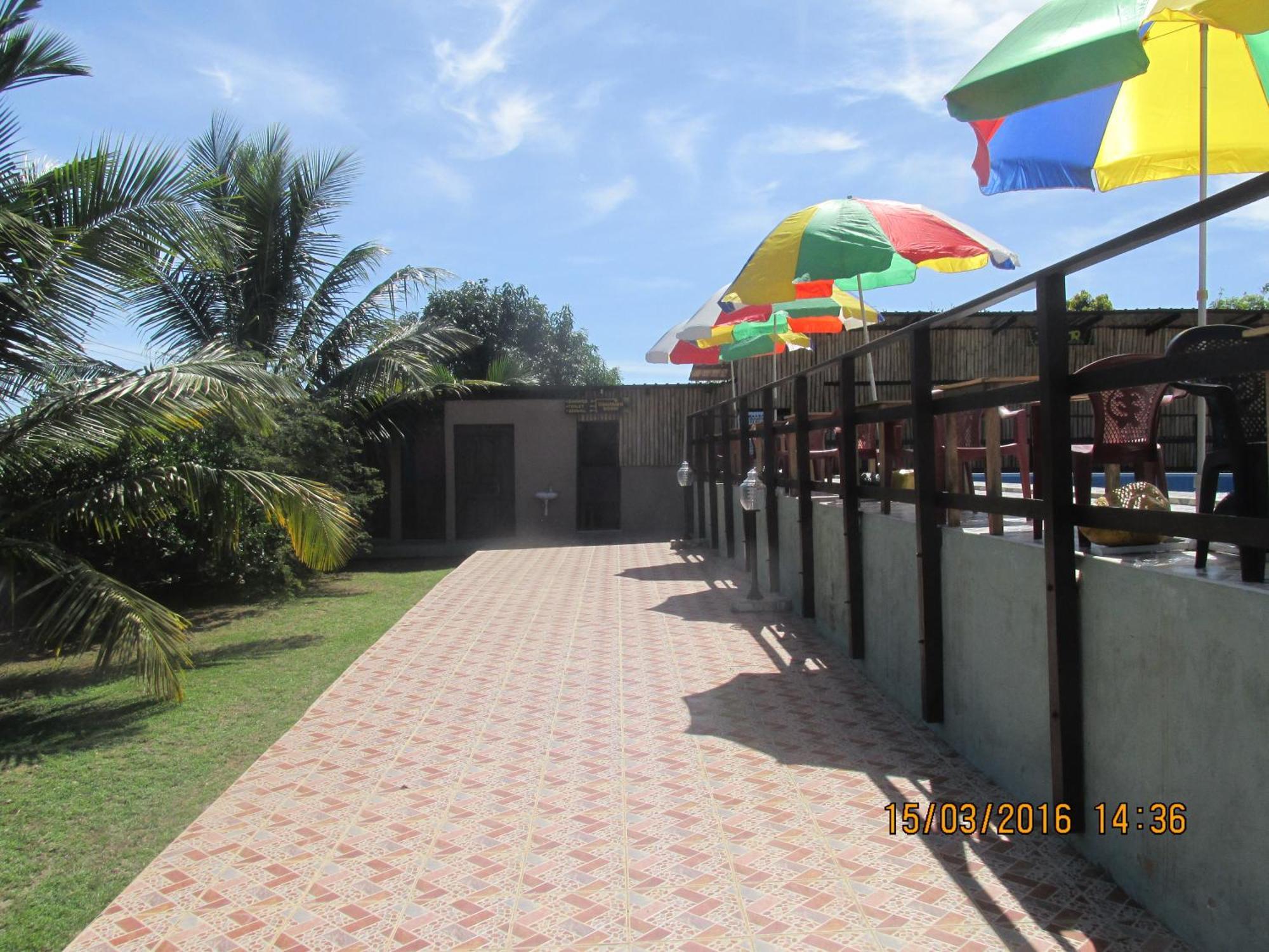 Jamaica Inn Guest House Botianaw Luaran gambar