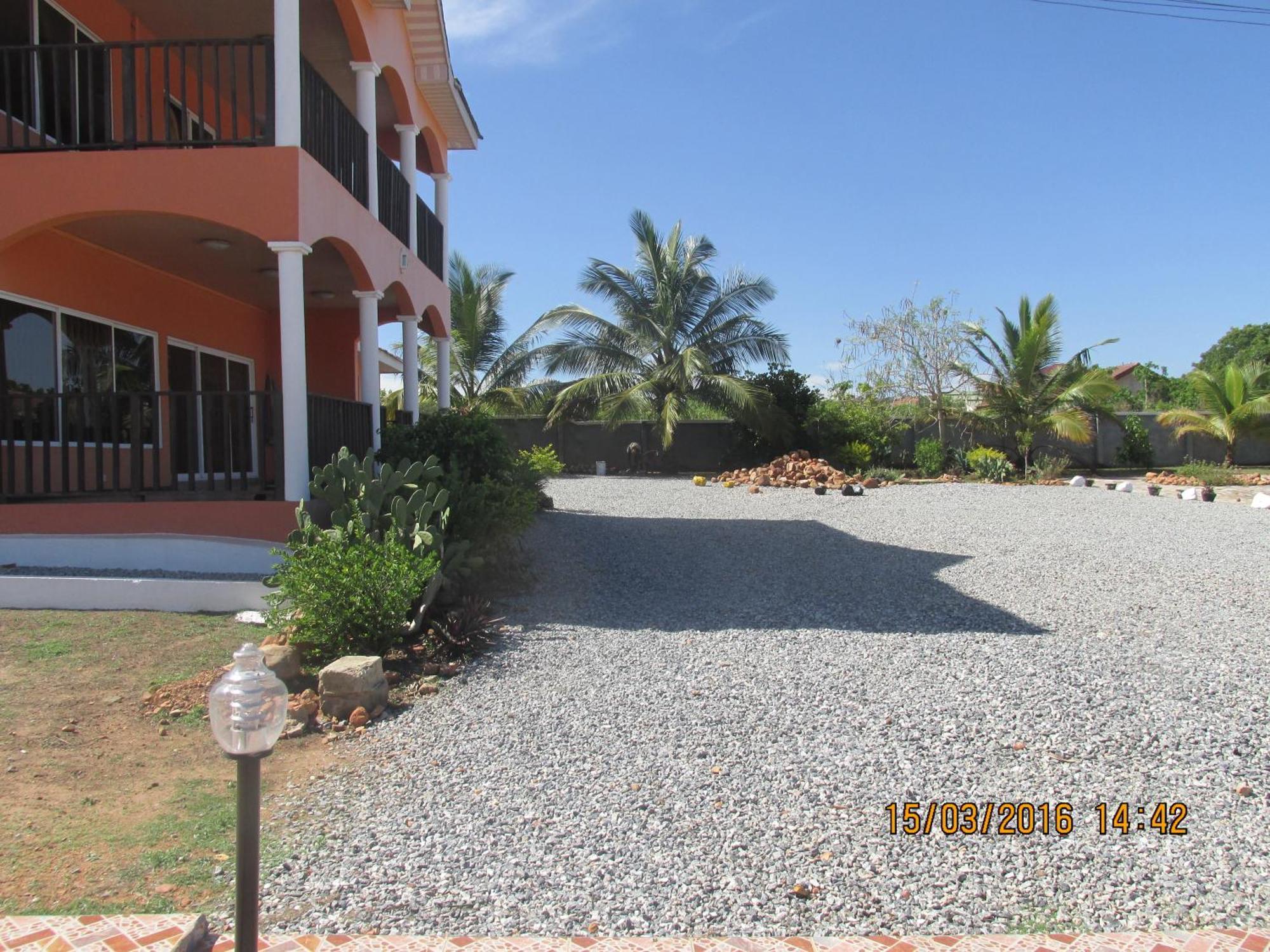 Jamaica Inn Guest House Botianaw Luaran gambar